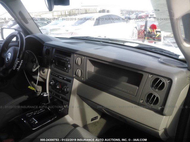 1J8HG48N06C232023 - 2006 JEEP COMMANDER BEIGE photo 5