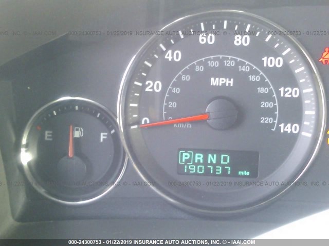 1J8HG48N06C232023 - 2006 JEEP COMMANDER BEIGE photo 7