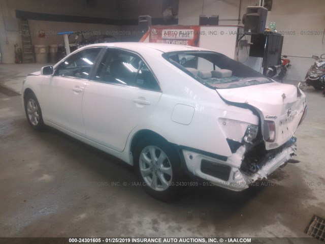 4T4BF3EK5BR096482 - 2011 TOYOTA CAMRY SE/LE/XLE 白色 照片 3