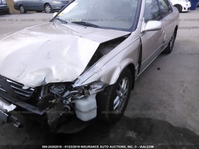 JT2BF28K910309064 - 2001 TOYOTA CAMRY LE/XLE 金色 照片 6