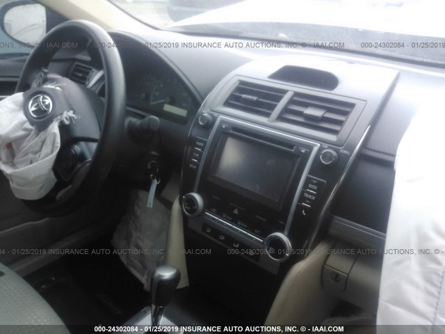 4T4BF1FK2ER430670 - 2014 TOYOTA CAMRY L/SE/LE/XLE 黑色 照片 5