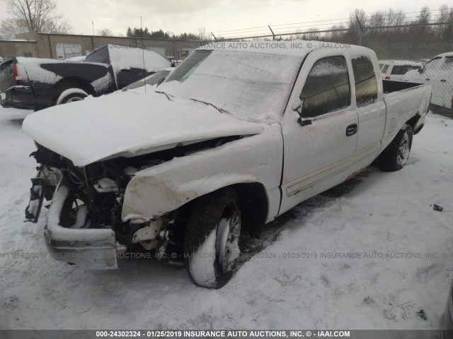 2GCEC19V751166691 - 2005 CHEVROLET SILVERADO C1500 WHITE photo 2