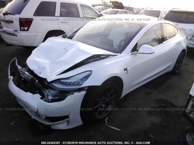 5YJ3E1EA7JF155461 - 2018 TESLA MODEL 3 WHITE photo 2