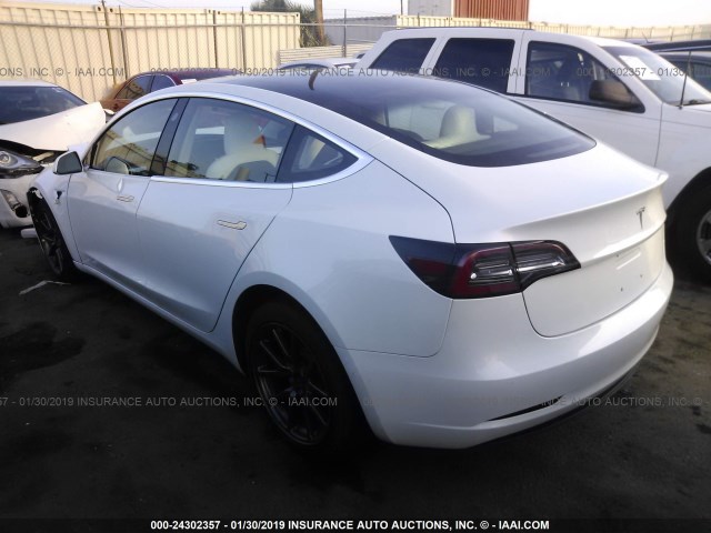 5YJ3E1EA7JF155461 - 2018 TESLA MODEL 3 WHITE photo 3