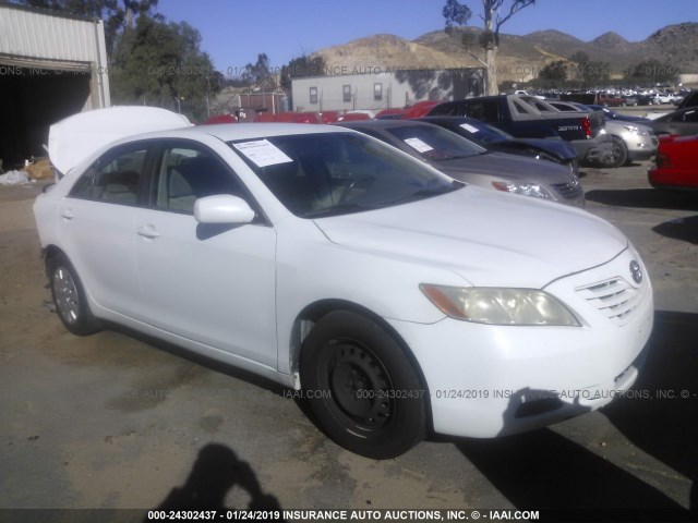 4T1BE46K27U527059 - 2007 TOYOTA CAMRY NEW GENERAT CE/LE/XLE/SE WHITE photo 1