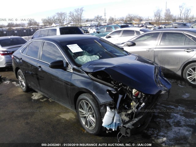 4T1BF1FK6HU786621 - 2017 TOYOTA CAMRY LE/XLE/SE/XSE შავი ფოტო 1