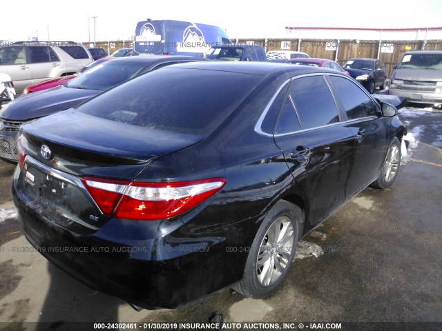 4T1BF1FK6HU786621 - 2017 TOYOTA CAMRY LE/XLE/SE/XSE შავი ფოტო 4