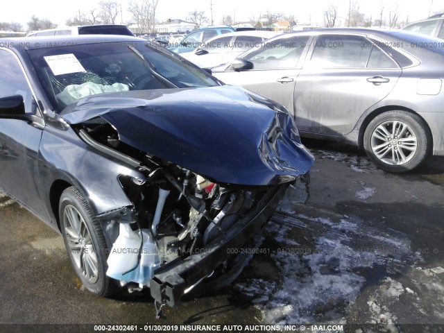 4T1BF1FK6HU786621 - 2017 TOYOTA CAMRY LE/XLE/SE/XSE შავი ფოტო 6