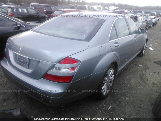 WDDNG71X99A240649 - 2009 MERCEDES-BENZ S 550 GRAY photo 4