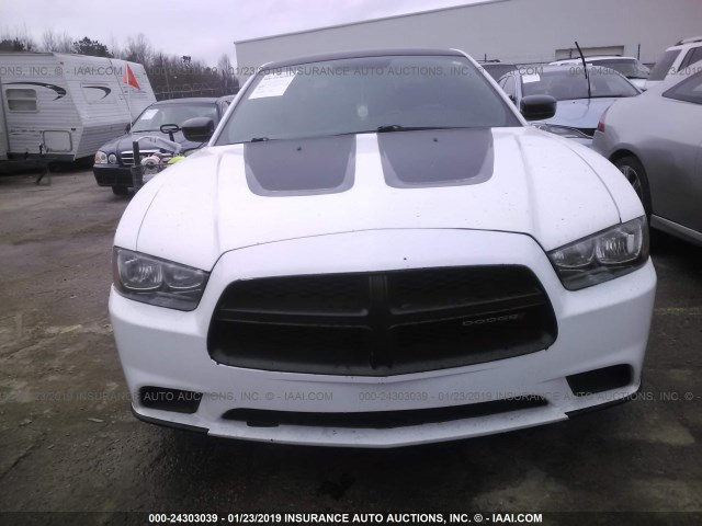 2C3CDXAT1DH584403 - 2013 DODGE CHARGER POLICE WHITE photo 6