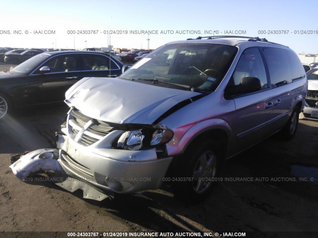 2D4GP44L45R141868 - 2005 DODGE GRAND CARAVAN SXT SILVER photo 2