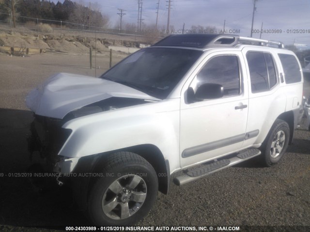 5N1AN0NW7BC505095 - 2011 NISSAN XTERRA OFF ROAD/S/SE WHITE photo 2