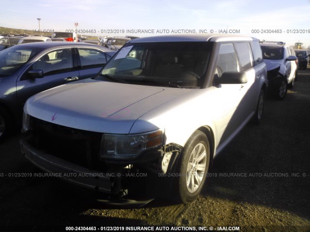 2FMGK5BC1ABA71331 - 2010 FORD FLEX SE SILVER photo 2