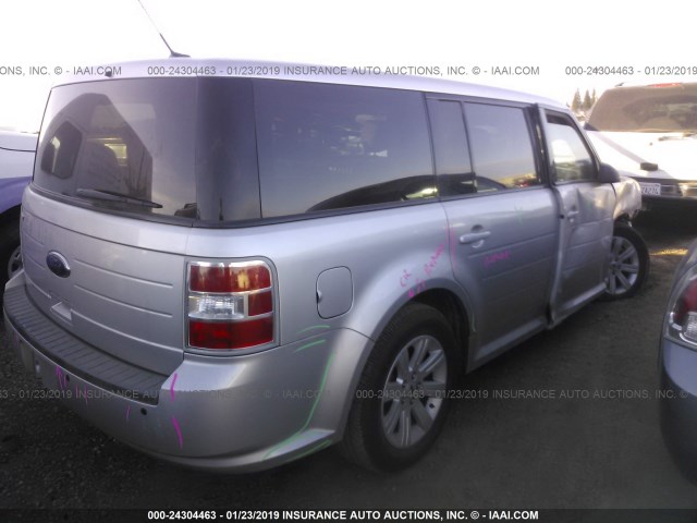 2FMGK5BC1ABA71331 - 2010 FORD FLEX SE SILVER photo 4