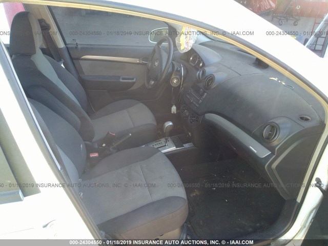 KL1TD66E99B643351 - 2009 CHEVROLET AVEO LS/LT თეთრი ფოტო 5