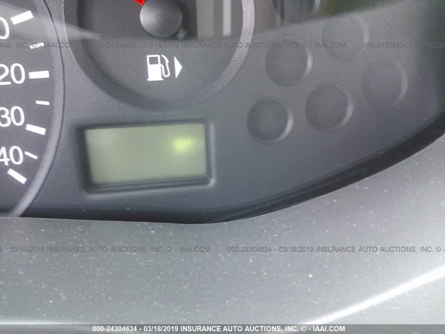 1FAFP34N95W250604 - 2005 FORD FOCUS ZX4 GRAY photo 7