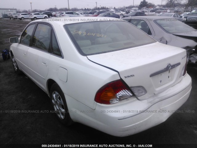 4T1BF28B2YU081852 - 2000 TOYOTA AVALON XL/XLS WHITE photo 3