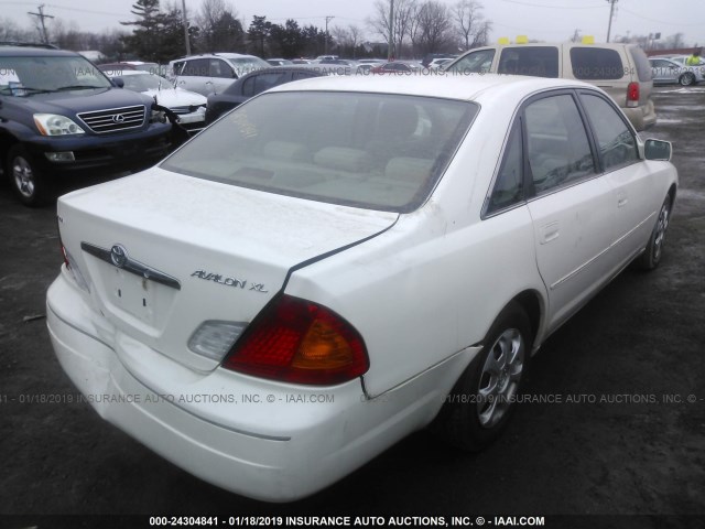 4T1BF28B2YU081852 - 2000 TOYOTA AVALON XL/XLS WHITE photo 4