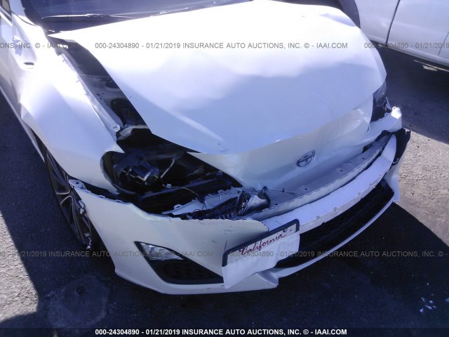 JF1ZNAA10G9702059 - 2016 TOYOTA SCION FR-S WHITE photo 6