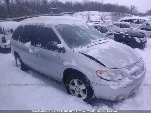 2D8GP44L75R458476 - 2005 DODGE GRAND CARAVAN SXT SILVER photo 1