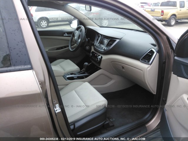 KM8J33A4XHU264941 - 2017 HYUNDAI TUCSON BROWN photo 5