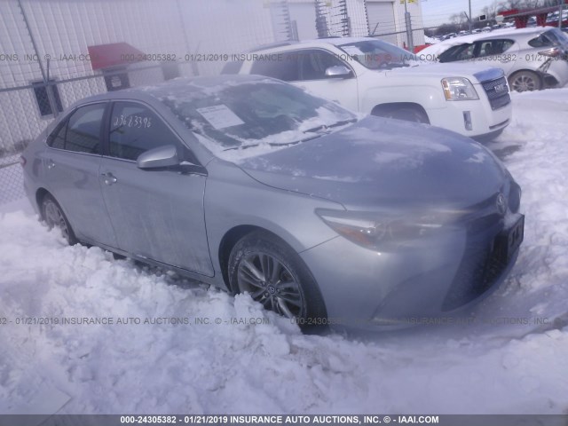 4T1BF1FK6GU227536 - 2016 TOYOTA CAMRY LE/XLE/SE/XSE SILVER photo 1