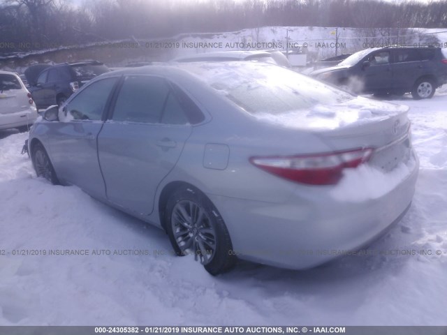 4T1BF1FK6GU227536 - 2016 TOYOTA CAMRY LE/XLE/SE/XSE SILVER photo 3