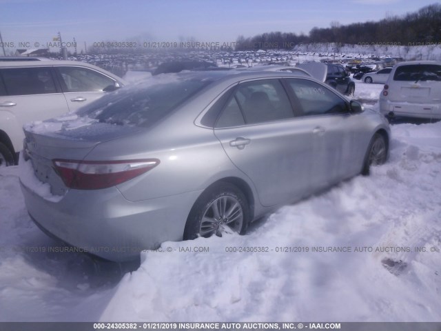 4T1BF1FK6GU227536 - 2016 TOYOTA CAMRY LE/XLE/SE/XSE SILVER photo 4