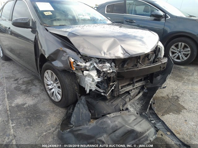 4T1BF1FK1EU798011 - 2014 TOYOTA CAMRY L/SE/LE/XLE 灰色 照片 6