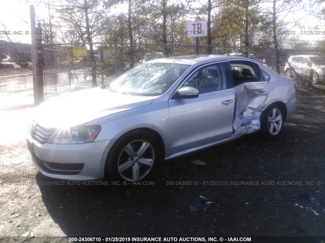 1VWBP7A35DC056393 - 2013 VOLKSWAGEN PASSAT SE SILVER photo 2