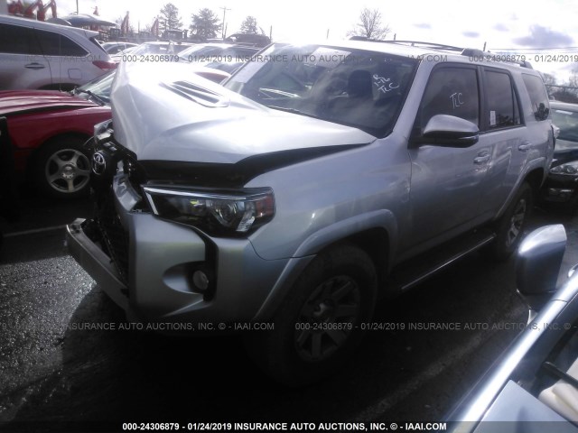 JTEBU5JR6G5370689 - 2016 TOYOTA 4RUNNER SR5 PREM/LTDL/TRAIL/TRD SILVER photo 2