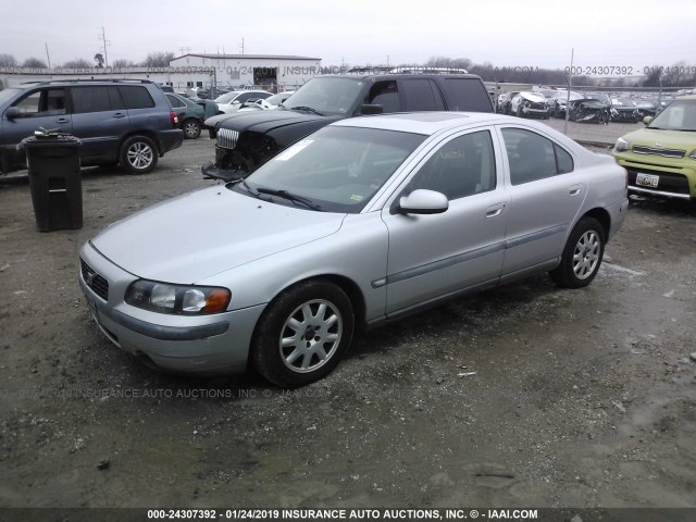 YV1RS61R512047669 - 2001 VOLVO S60 SILVER photo 2