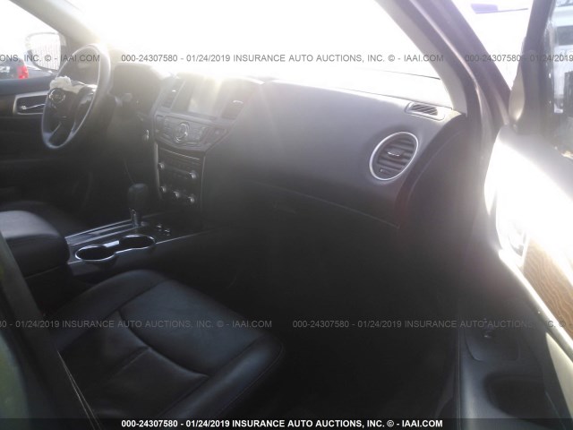 5N1DR2MN4JC619916 - 2018 NISSAN PATHFINDER S/SV/SL/PLATINUM SILVER photo 5