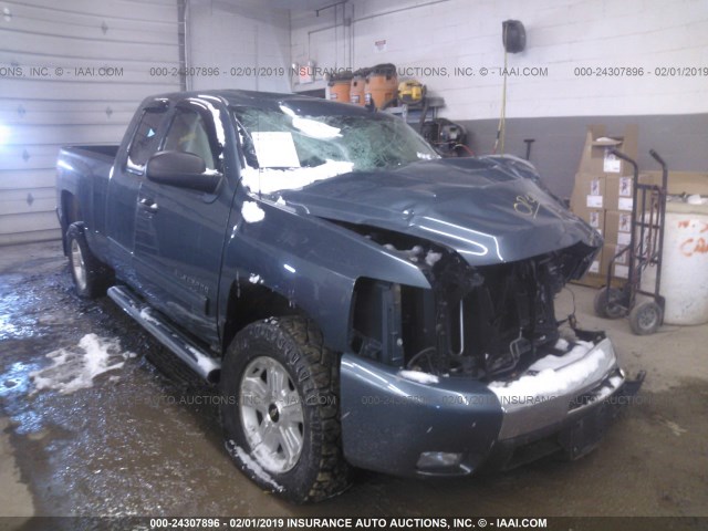 1GCRKSE39BZ310422 - 2011 CHEVROLET SILVERADO K1500 LT BLUE photo 1