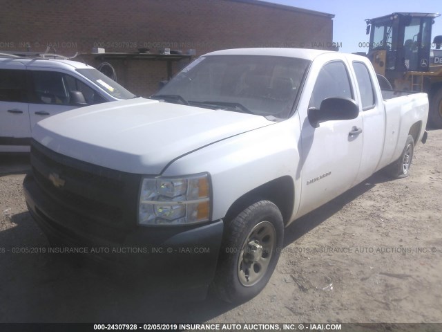 1GCRCPE01DZ340436 - 2013 CHEVROLET SILVERADO C1500 WHITE photo 2