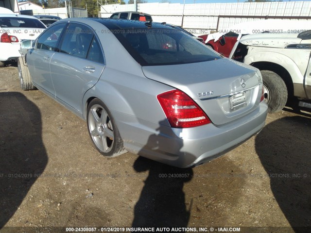 WDDNG7BB6BA415318 - 2011 MERCEDES-BENZ S 550 SILVER photo 3