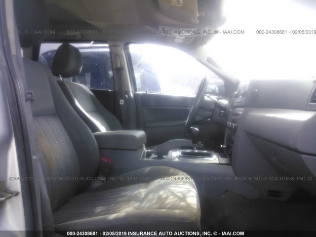 1J8GR48K87C513628 - 2007 JEEP GRAND CHEROKEE LAREDO/COLUMBIA/FREEDOM 银色 照片 5