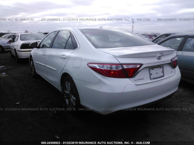 4T1BF1FK3GU238011 - 2016 TOYOTA CAMRY LE/XLE/SE/XSE 白色 照片 3