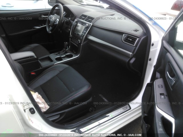 4T1BF1FK3GU238011 - 2016 TOYOTA CAMRY LE/XLE/SE/XSE 白色 照片 5
