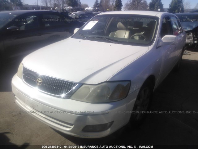 4T1BF28B9YU090953 - 2000 TOYOTA AVALON XL/XLS WHITE photo 2