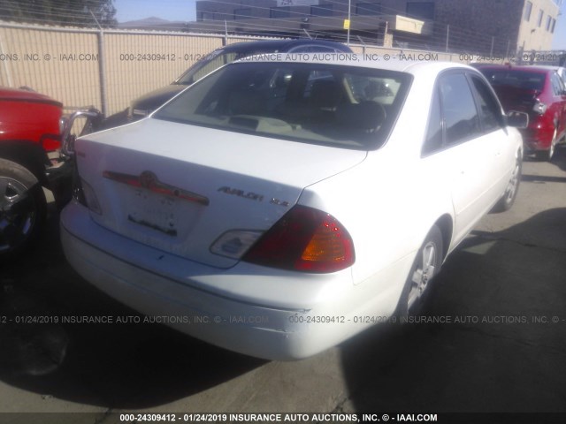 4T1BF28B9YU090953 - 2000 TOYOTA AVALON XL/XLS WHITE photo 4