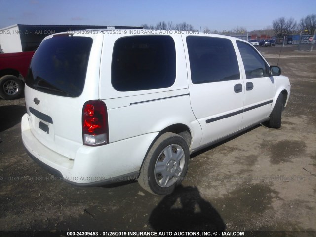 1GNDV23W18D132839 - 2008 CHEVROLET UPLANDER LS WHITE photo 4