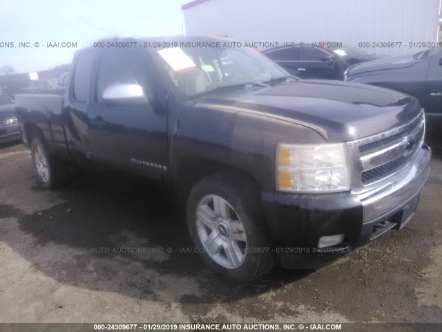 2GCEC19J971647722 - 2007 CHEVROLET SILVERADO C1500 BLACK photo 1