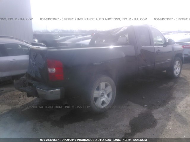 2GCEC19J971647722 - 2007 CHEVROLET SILVERADO C1500 BLACK photo 4