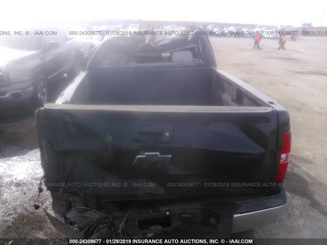 2GCEC19J971647722 - 2007 CHEVROLET SILVERADO C1500 BLACK photo 8