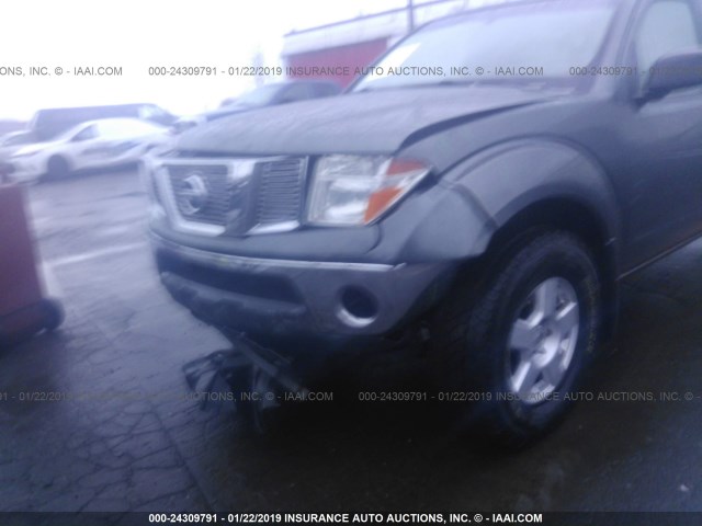 1N6AD07WX7C422317 - 2007 NISSAN FRONTIER CREW CAB LE/SE/OFF ROAD GRAY photo 6