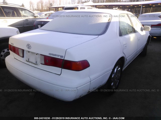 JT2BG22K9Y0446473 - 2000 TOYOTA CAMRY CE/LE/XLE WHITE photo 4