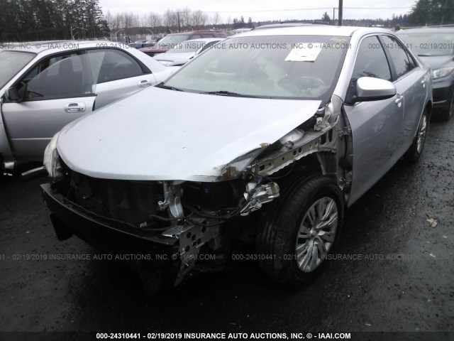 4T1BF1FK9DU689536 - 2013 TOYOTA CAMRY L/SE/LE/XLE 银色 照片 2