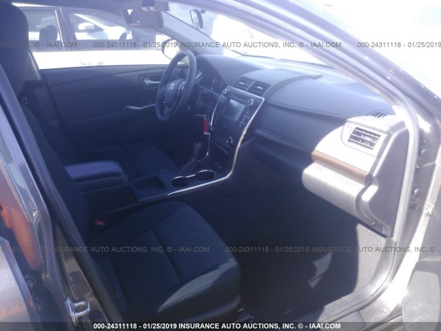 4T4BF1FK2GR575338 - 2016 TOYOTA CAMRY LE/XLE/SE/XSE GRAY photo 5