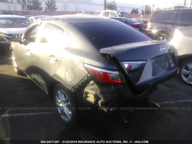 3MYDLBZV2GY117888 - 2016 TOYOTA SCION IA GRAY photo 3